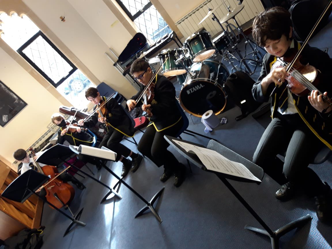 victoriacollege's tweet photo. Week 13 of the #VCOC (Victoria College Orchestral Challenge) is in full swing! 🤩

The boys in Year 7 have been working hard towards their Grade 1 of an instrument of their choice. 

Here are our violinists in their weekly music lesson. 🎻🎼 https://t.co/CDyYZxksom