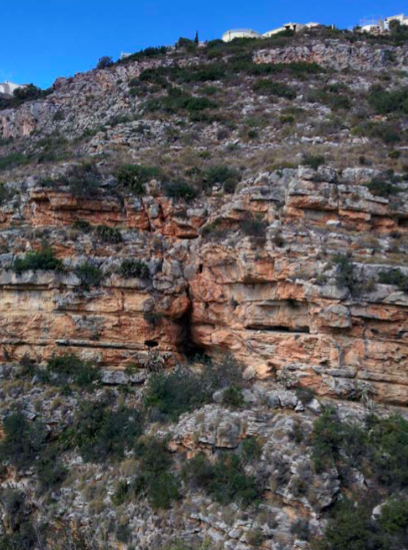 iecmadifusio's tweet photo. EL POBLE NOU DE BENITATXELL. La Cova del Moro i les destrosses patides arran dels saquejos, les excavacions clandestines i el desenvolupament urbanístic.
#MarinaAlta #Prehistòria #PaleolíticSuperior #MediterràniaIbèrica #CovadelMoro #Benitatxell #PYRENAE
https://t.co/D4BcaWxo94 https://t.co/sSe0xMCRtR