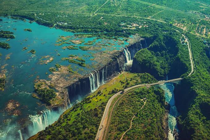 ApexNewsZim's tweet image. The Victoria Falls ❤❤