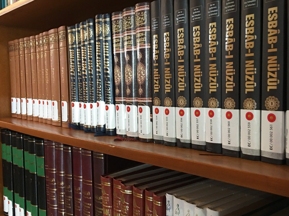 Türkçe, Arapça, Farsça, İngilizce vb. dillerde; dini ilimler, coğrafya, edebiyat konularında yaklaşık 25.000 adetten oluşan koleksiyonu Cumhurbaşkanlığı Millet Kütüphanesine bağışlanan değerli bağışçımız Prof.Dr. Mahmud Esad Coşan’ı vefatının yıl dönümünde rahmetle yâd ediyoruz.