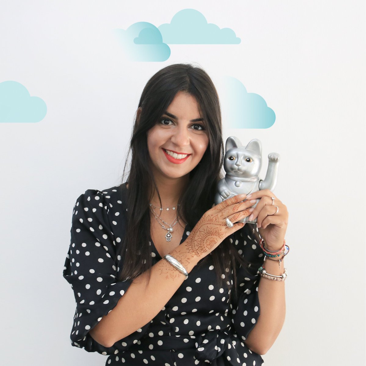ManekiBrands's tweet photo. 😊¿Quieres que te atiendan siempre con una sonrisa y #goodvibes desde el otro lado del ordenador?👩‍💻

✨¡Esa es Sara! Nuestra @amaiaromero de OT ¿Por qué? Sus palabra favoritas son Perdón y Gracias.🙏

🤩¡Nosotros sí que estamos agradecidos de tenerte!

#GraciasSara #ManekiTeam https://t.co/xieyPPskK0