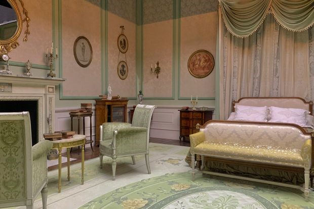 infornicle's tweet photo. Bridgerton Bedroom Interior Valued at a whopping £8,000 or Bed Guru reveals the true cost of the Bridgerton Bedrooms. https://t.co/E0OAQDnIWc via @Infornicle @bedguru https://t.co/wN9yHLf2wx