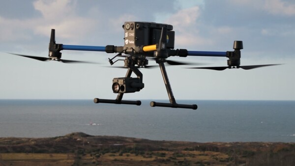 Ericsson_es's tweet photo. Estamos dando un paso crucial para que, en un futuro, 🔮 los drones puedan llegar a entornos de acceso difícil y nos ayuden a resolver problemas urgentes, reducir los tiempos de respuesta y disminuir los costes 📉. @TeliaCompany #EricssonONE
https://t.co/2ksF16OMxD https://t.co/eccpymJafv