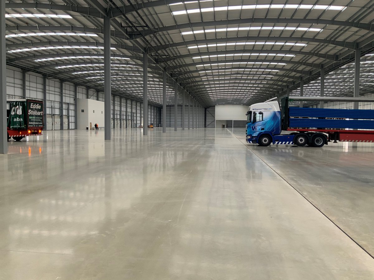 Rackinsolutions's tweet photo. Another 250,000 square foot pallet racking installation completed by our team!

Get in touch today for a free pallet racking quotation! https://t.co/QrxPtJxV7M