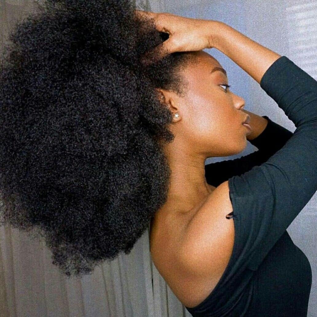 ohemaa_h's tweet photo. BLACK SOAP HERBAL SHAMPOO and HAIR BUTTER  for 35.00ghc 

-Heals sever dandruff and itchy scalp.
-Thicnkens hair.
-Darkens and add shine to hair.
-Moisturizes and makes your hair easy to comb.
-Stops your hair from breaking and makes it grow in length https://t.co/8u9zKm3ST0