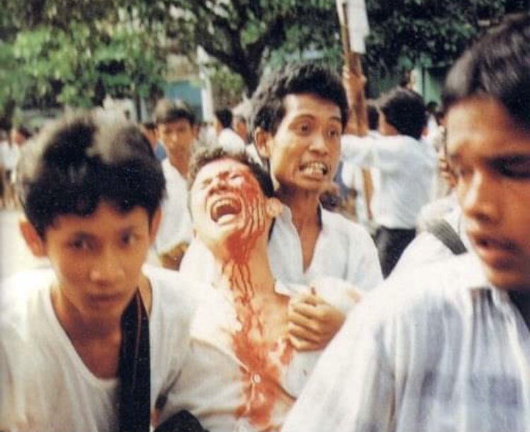 We can’t go back 1988,we need to fight for our future!!!🙌🏻
#HearTheVoiceOfMyanmar #RespectOurVotes