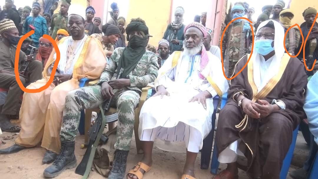 gbengaajiboy's tweet image. Cleric, Sheikh Abubakar Gumi holds meeting with bandit leaders in Zamfara to understand and resolve insecurity in the state. 
@Gidi_Traffic fam o, it is what it is.
ONE NIGERIA ABI?
Good morning