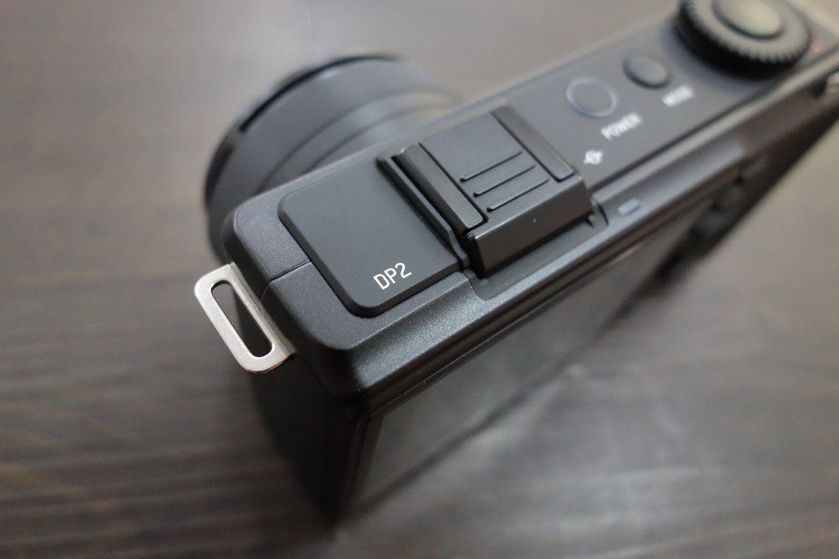 sanpoucamera's tweet image. 登場を予感し
出されたスペックで度肝を抜かれたのは
バッテリーの撮影可能枚数が97枚・・・
それならとバッテリーを2個付けるSIGMA
その面白さに惹かれたのがDP Merrill
写りは信頼のフォビオンらしい描写
未だのその個性の強い描写は唯一無二
SIGMAの面目躍如かもしれない

＃DPMerrill　
＃SIGMA