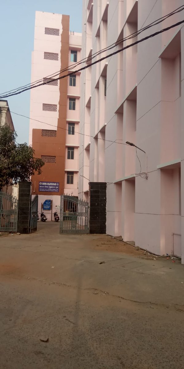 LipsaNa18252758's tweet photo. I am a student of SCB College of Nursing,SCBMCH,Cuttack. We need our college to reopen to rehabilitate our loss in studies,which is avoided by our authorities easily. I hope to get an action on this from concerned authorities soon🙏
#REOPENSCBCON
@HFWOdisha 
@nabadasjsg https://t.co/2TBXHzZmH3