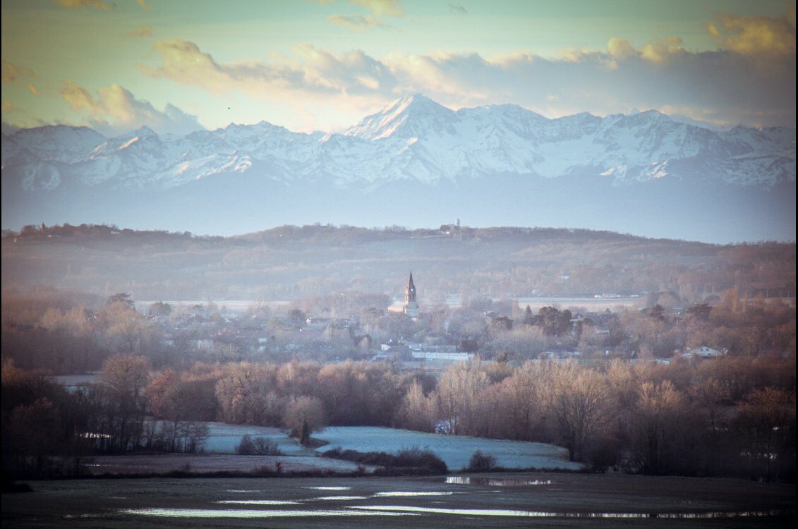 FitanPatrick's tweet photo. Plaisance du Gers, sur la plaine de l’Arros inondée aux confins des Pyrénées, hier matin. @LeGers32
#ccbvg #PaysduValdAdour #Gascogne #SudOuest #France https://t.co/a6SiMsclXS