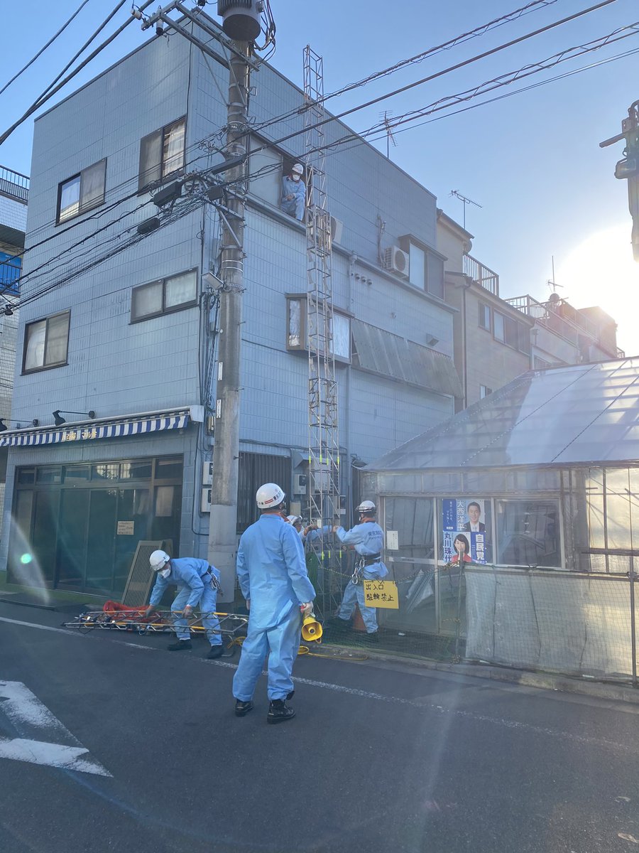 江戸川区情報ネット 速報 救助 江戸川区篠崎町７丁目付近で火災の通報があり 消防車が出動中です なおこの事案は一般救急で入電したものですが 救出困難なためはしご車等追加で出場した模様です 救助 江戸川区