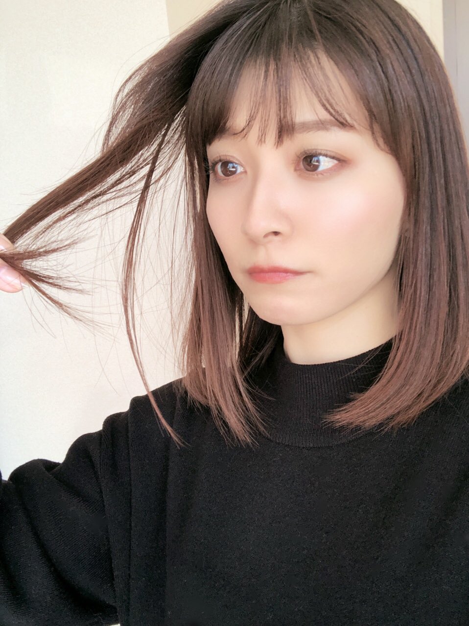 山本里菜 Tbsアナウンサー あれから髪が伸びてきました また切るか 伸ばすか 迷っています 髪型 髪の長さ ロングヘア ショートパンツ ミディアムヘア 切るか伸ばすか 迷う 山本里菜 T Co Nbaxvd3lms T Co
