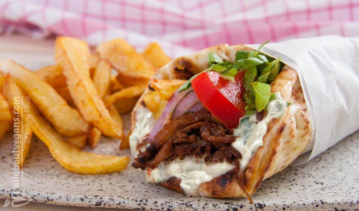 AllAboutVegans's tweet photo. Τυλιχτό σουβλάκι με γύρο μανιταριών και vegan τζατζίκι! Ναι, είναι όλα vegan! 😀

https://t.co/LgrH7RVmY1

#βίγκαν #νηστίσιμο #χορτοφαγικό #vegetarian #allaboutvegans https://t.co/6LVFCtWdCO