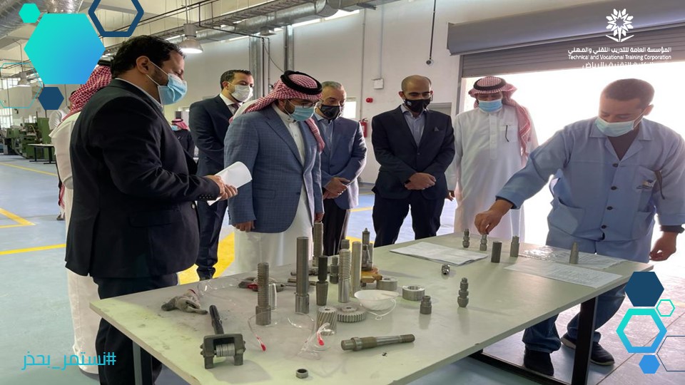 tvtc_g_riyadh's tweet photo. #الكلية_التقنية_بالرياض
جولة لإطلاق أحد مشاريع الشراكات الاستراتيجية بين #التدريب_التقني والقطاع الخاص. 
بحضور نائب المحافظ المساعد للكليات التقنية الدكتور عادل الزنيدي والمهندس ياسر العقيل رئيس Seqa Group 
والمهندس  بندر السعدون مدير الادارة التشاركية بالمؤسسة. https://t.co/LqMPI76nqM