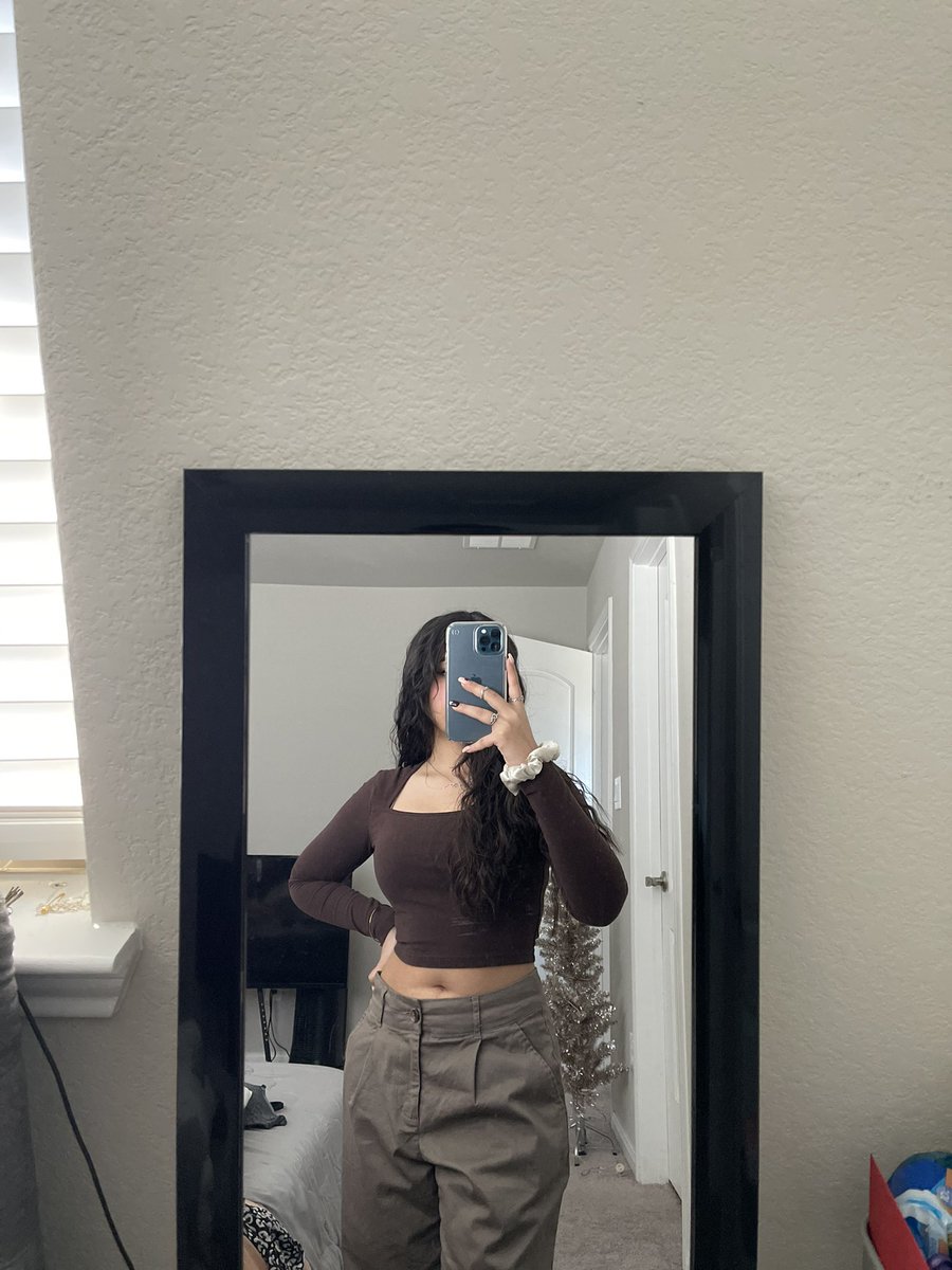 cafffeineaddict's tweet photo. here are sum fits i really liked😼 https://t.co/X56va6BrXz