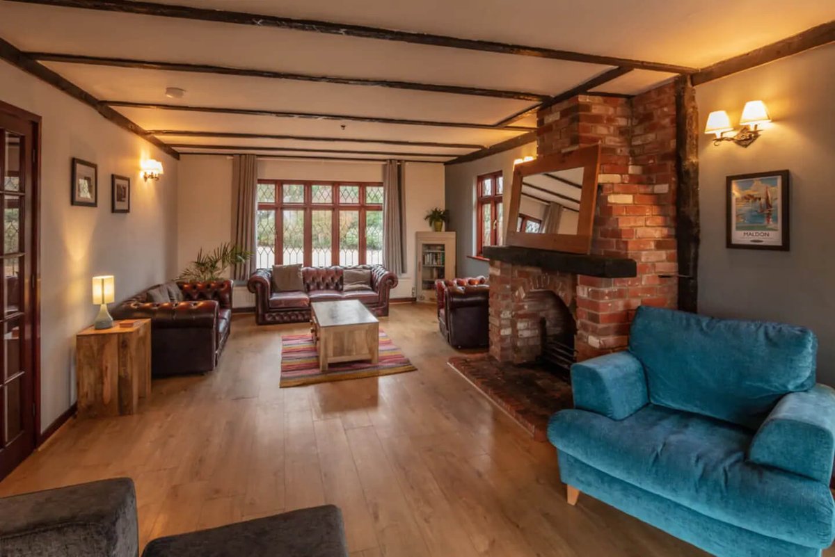 🥳 Group Escape To The Country?

This beautiful Essex house sleeps 16, 2 acres of garden, carp pond, hot tub, BBQ 👉 familybreakfinder.co.uk/best-hen-party…

4.89 out of 5 reviews. 50 Best Party Houses 👉 familybreakfinder.co.uk/best-hen-party…