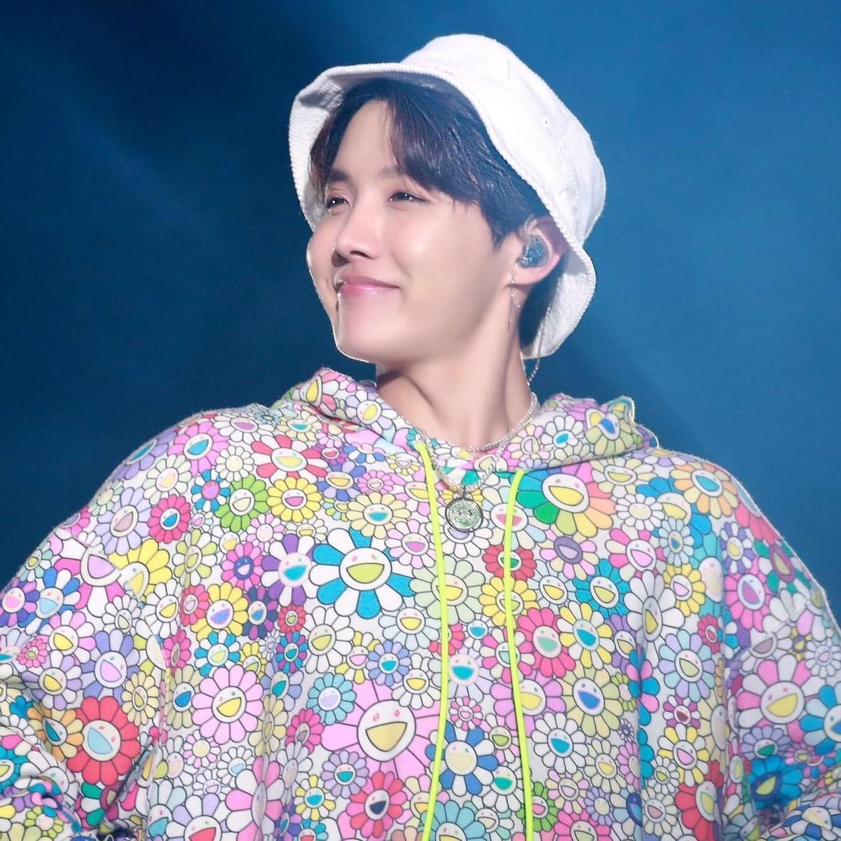 BTS as tea infusers: a cute thread