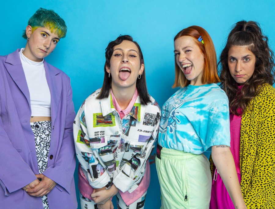 #NUEVO #podcast De Música Ligera <a href="/COPE/">COPE</a> <a href="/markotedj/">Markote</a> Hoy se charla con <a href="/GinebrasBanda/">GINEBRAS</a> 

<a href="/thekillers/">The Killers</a>
@MaikaMakovski
<a href="/gangesmusic/">GANGES</a>
<a href="/arloparks/">Arlo Parks</a>
#DMBK
<a href="/soy_juno/">_juno</a>
<a href="/CalaVento/">Cala Vento</a>
<a href="/Leo_l_musica/">L E O</a>
<a href="/kingdom_band_/">K!ngdom</a>
<a href="/ImeldaOfficial/">Imelda May</a>
<a href="/TheRiggos/">The Riggos</a>
<a href="/HolidaysITSun/">Holidays In The Sun</a>
<a href="/Imperatrice__/">L'Impératrice</a>

Acá:
cope.es/programas/solo…