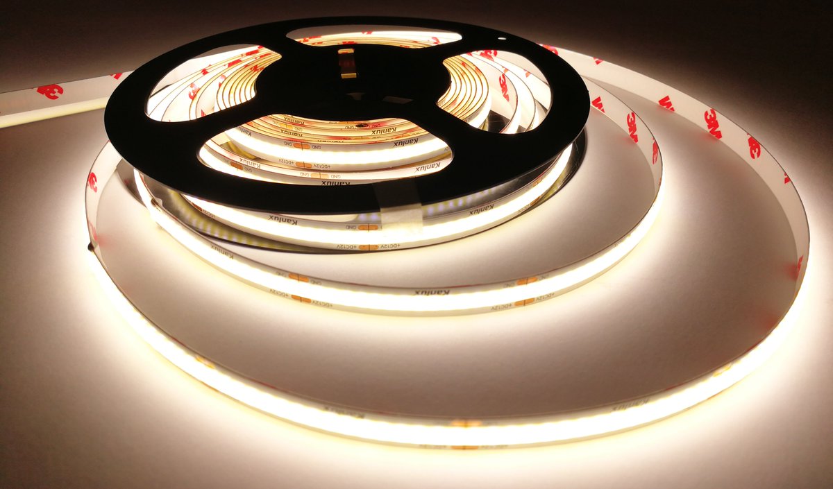 LED24hu's tweet photo. COB LED szalag 4000K színhőmérséklet. Teljesen homogén fény, 9 W/m. Kanlux LCOB. #led24 #kanlux #cobledstrip #cobledszalag #lcob #ledszalag https://t.co/yMlyCQ2cJy
