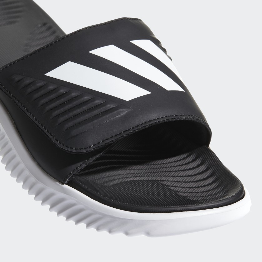 2guleOfficial's tweet photo. Get in line with these @adidas #AlphaBounce slides for the BEST support & grip beneath your feet. The soles have good gripping tread even on wet & oily surfaces... (Sizes 10, 11 & 12)
This drops to UGX 100,000... all the way from 250k 😉 https://t.co/etjhzcIKkU