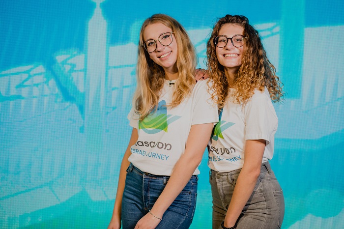 90 Doctors Participating in Special Masa 
Unique Opportunity for Young Jewish Doctors from Around the World
bit.ly/3pOsxtd
