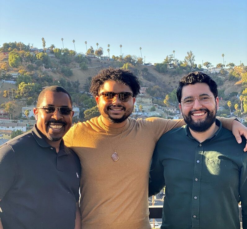 CLJRealty's tweet photo. This is the smile you get when your lender tells everyone you're #CleartoClose #CleartoCloseEscrow My Buyer's are ready for their New Home. God is Good! Contact #CLJRealtyGroup for all your Real Estate Needs 855-255-0877 #HappyBuyers https://t.co/4Sm1GcUHQS