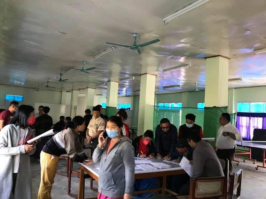 dvbburmese's tweet photo. ၂၀၂၀အထွေထွေရွေးကောက်ပွဲအနိုင်ရ NLDလွှတ်တော်ကိုယ်စားလှယ်တွေဟာ သူတို့နေထိုင်တဲ့ နေပြည်တော် စည်ပင်ဧည့်ရိပ်သာမှာပဲ လွှတ်တော်ခေါ်ယူခဲ့ကြပါတယ်။

#dvbtvnews #election2020 #hluttaw #myanmarcoup #newsupdate #naypyitaw #Myanmar https://t.co/vgeyT1AQAc