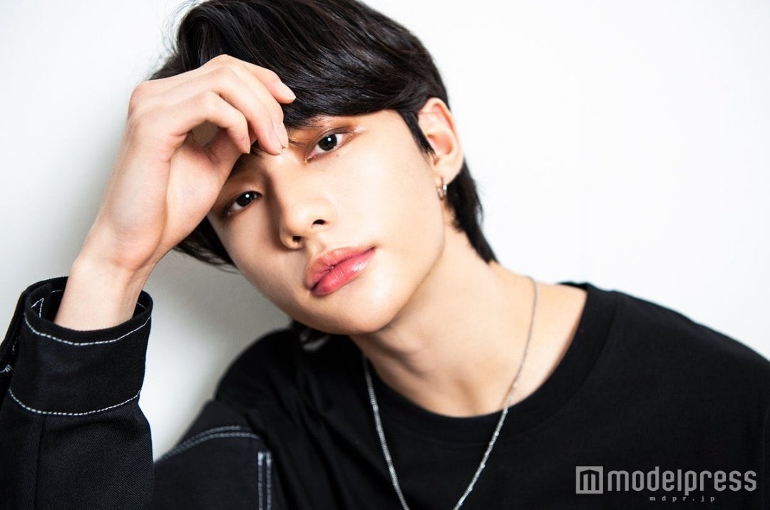 HWHJPICS's tweet image. hyunjin belongs in a museum