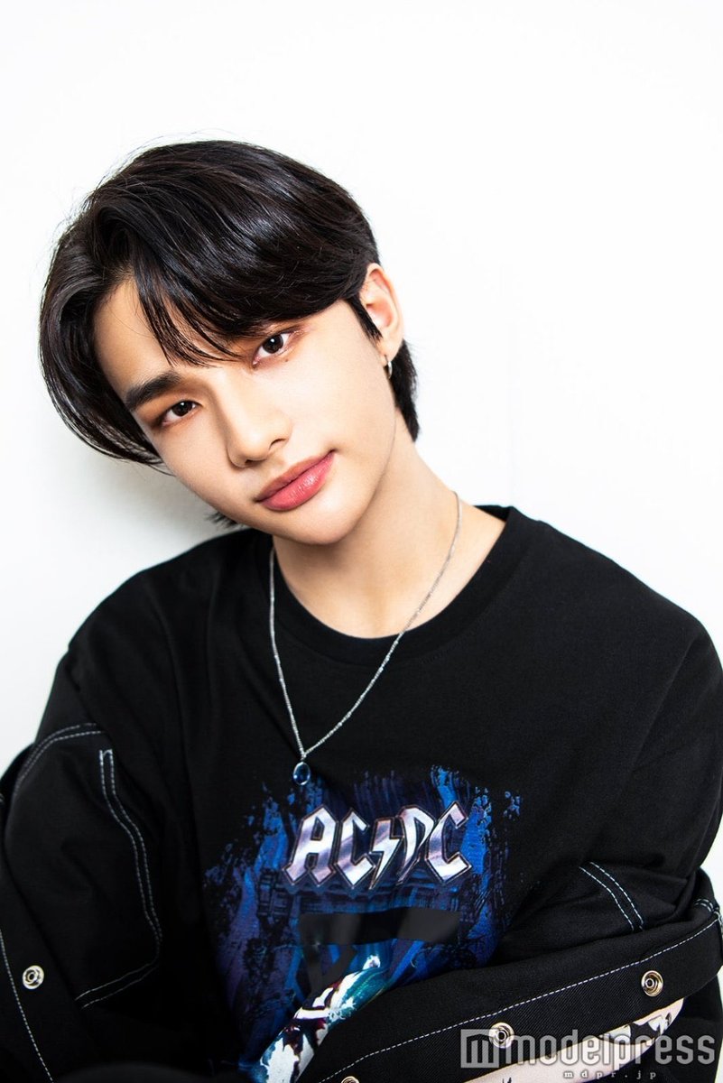 HWHJPICS's tweet image. hyunjin belongs in a museum