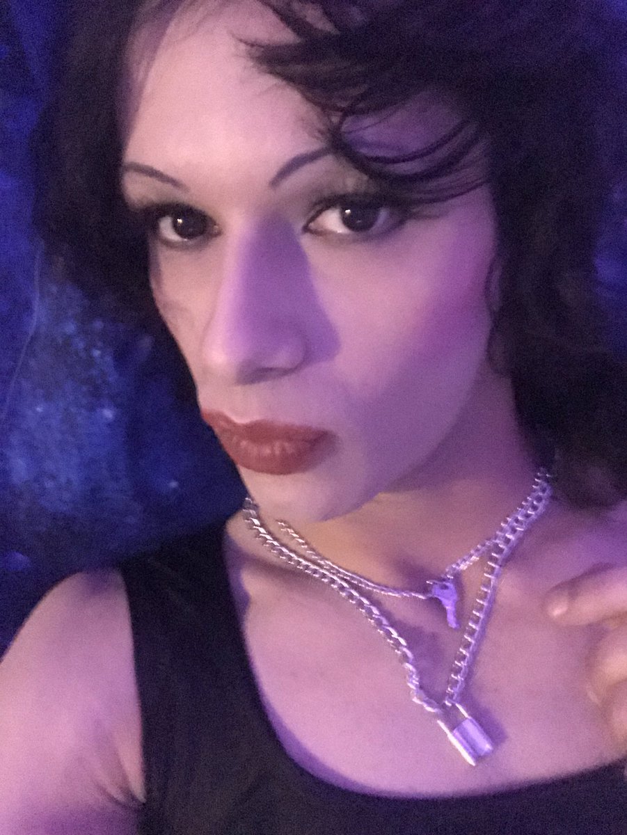 Kylie_Fox's tweet photo. I’m Kylie’s for now any suggestions? 😳 https://t.co/KsVYR4ZFw4