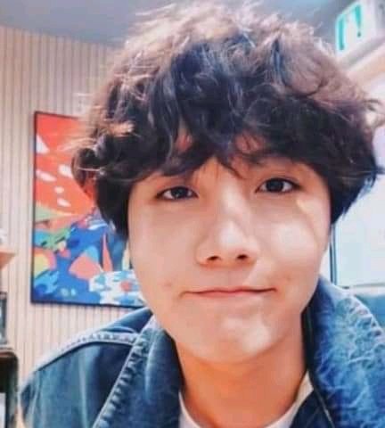BasmaJimi's tweet photo. الكتكوت راح يصير 27 سنة💛💛💚💚💚💜💜❤❤🥳🥳🥳
#عيد_ميلاد_سعيد_جيهوب
#happy_birthday_jhope https://t.co/WPapnisUUB
