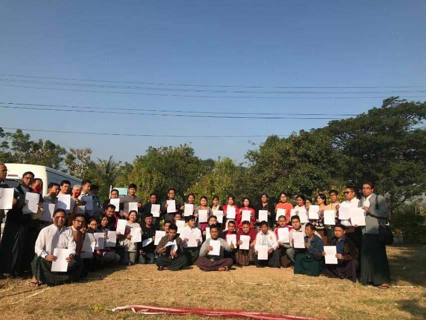 ပြည်ထောင်စု လွှတ်တော်ကိုယ်စားလှယ်တွေကို မြန်မာ ပြည်သူလူထုက ၂၀၂၀ ရွေးကောက်ပွဲမှာ လုပ်ပိုင်ခွင့်အာဏာ အပြည့်အဝ အပ်နှင်းထားပြီးဖြစ်ပါတယ်။ 

#RespectOurVotes #HearTheVoiceOfMyanmar #Myanmar
