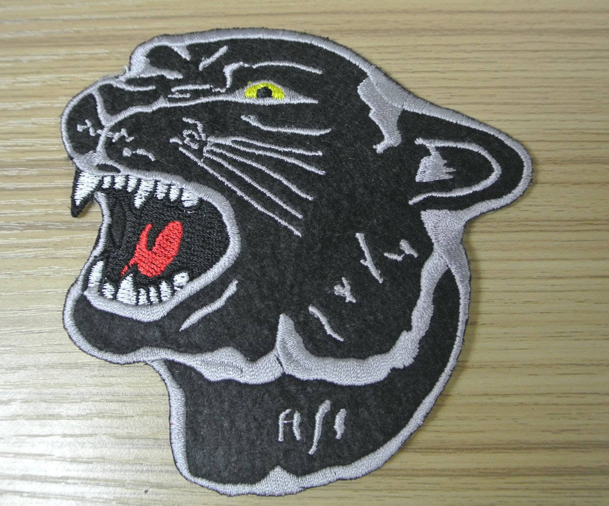 really cool design!!!😎😎
love them so much!!!😍

#felt #animal #embroideredpatch #largesize