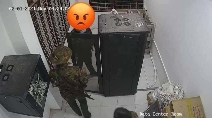 Internet lineတွေပြတ်တောက်အောင်လုပ်နေတာစစ်ဘက်ကလူတွေပါ!အာဏာရှင်စနစ်မုချကျဆုံးပါစေ!
We condemn the closure of telephone and internet lines to stop people contact the social media from having international access by imposing meaningless laws.
#HearTheVoiceOfMyanmar 
#RespectOurVotes