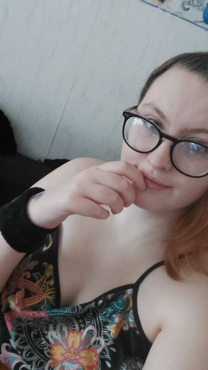 SakutaShimizu's tweet photo. So mal sehen werde #wahrscheinlich schon #früher neun #JustChatting #stream aufn #Handy starten,hoffe #klappt😅❤🐶 #WUFF https://t.co/GM9dvhaPzj