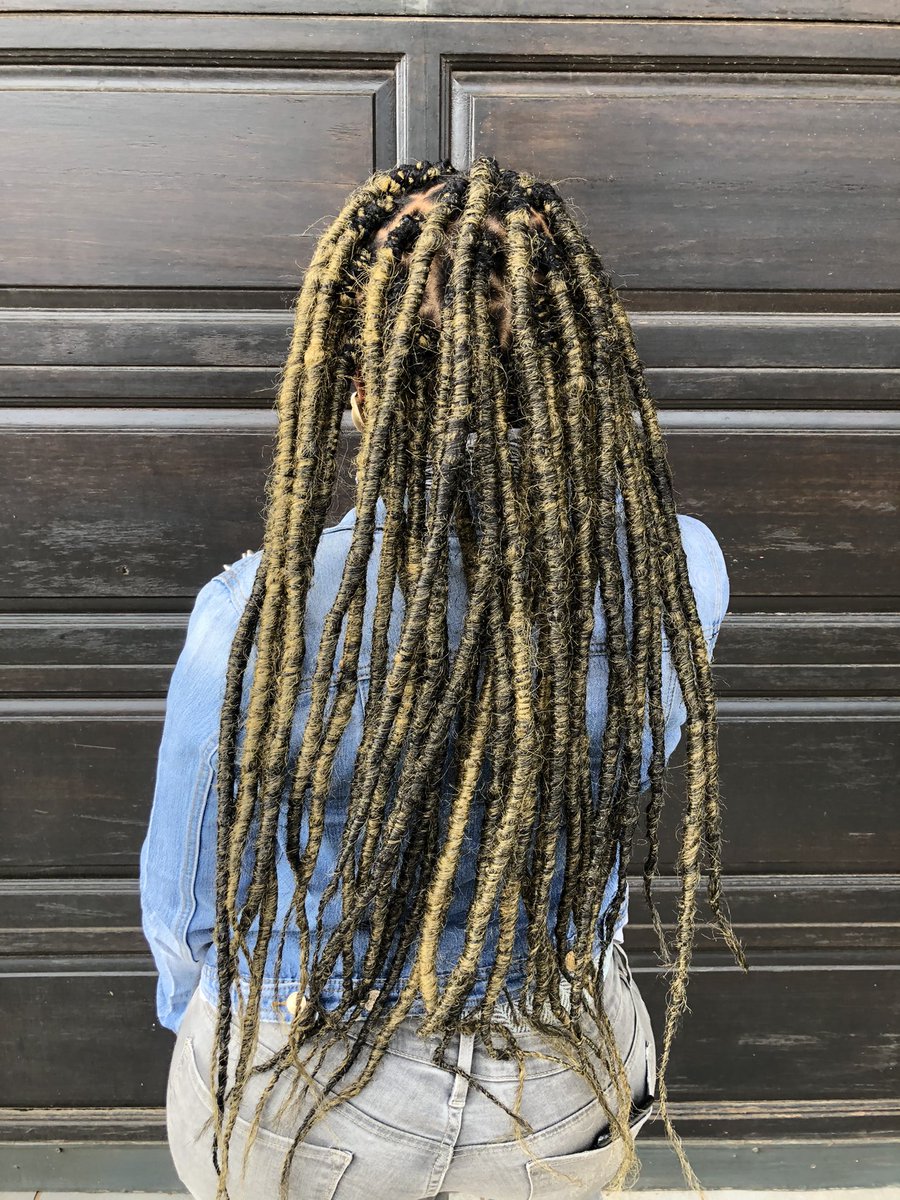 marleylocks_'s tweet photo. Crowned by HandcraftedMarleyLocks 👑❤️ 

#BlackGirlMagic #GirlTalkZA #BlackOwnedBusiness #PAKvSA #PearlThusi https://t.co/R1AUlWJX60
