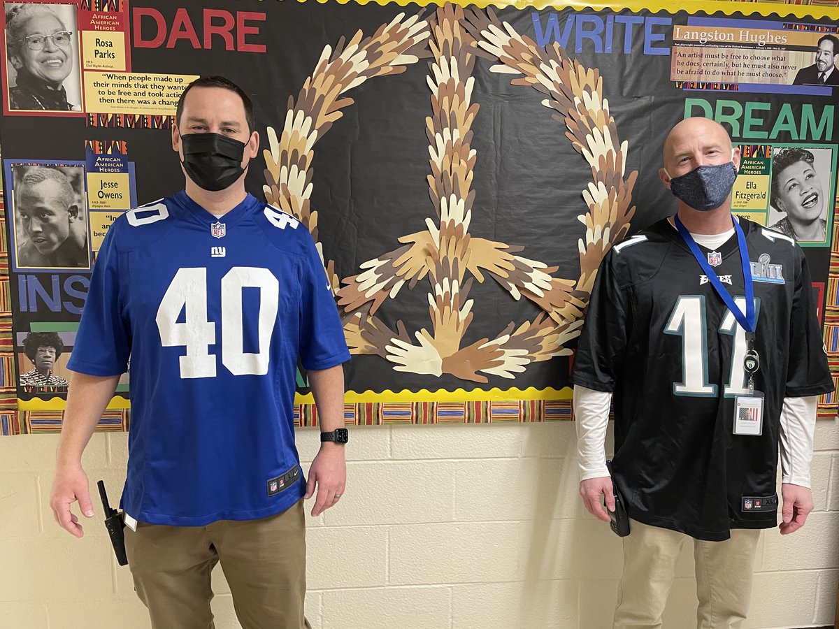 VMESMustangs's tweet image. Bitter division rivals, but a solid VMES Mustang team! 🐎🇺🇸