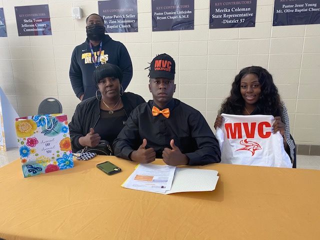 BhamCitySchools's tweet photo. Congratulations to BCS scholar-athlete Waltor Morton from Wenonah High who signed a letter of intent to Missouri Valley. #bcsstrong #Wenonahhigh #GoDragons https://t.co/6ocsGWpq7T