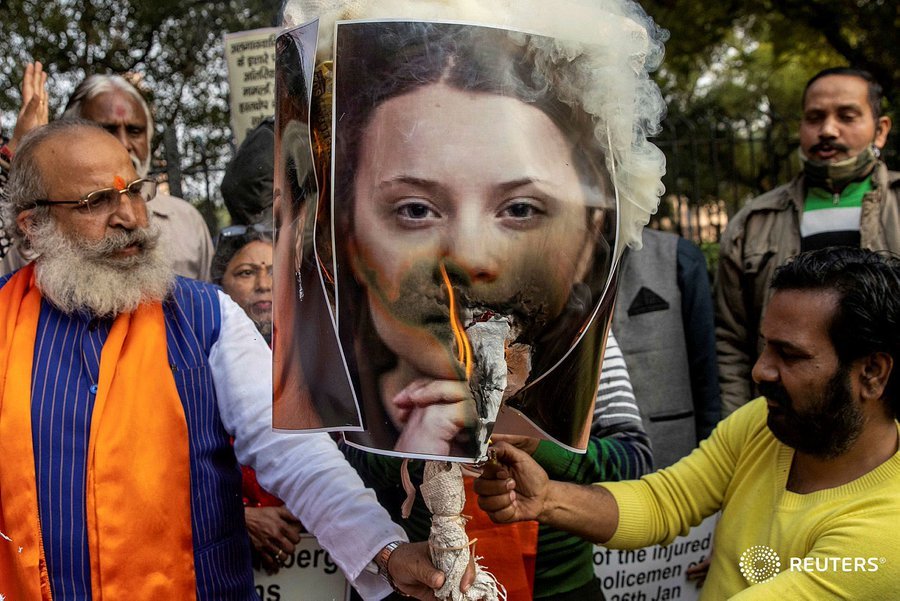 TweetsofVJN's tweet photo. Dear world, if any foreigner exposes what is going on in India, these persons will bu®n their posters. So you can assume what these guys will do if an indian exposes what's happening in here. https://t.co/iO9u9vWReO