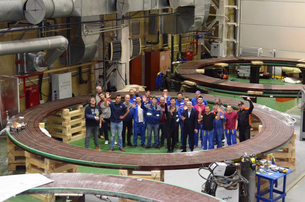 iterrf's tweet photo. The coil is located outside the #ITER toroidal magnetic system and provides the #poloidal magnetic field necessary to create a plasma | Катушка расположена снаружи тороидальной магнитной системы #ИТЭР и обеспечивает полоидальное магнитное поле #WeAreITER #tokamak https://t.co/N8VWlbjOsP