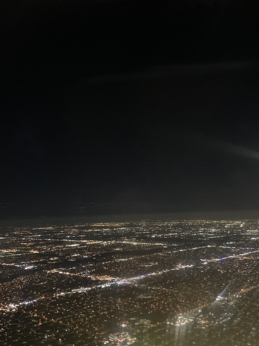 FemboySqueeze's tweet photo. Here’s the view of Detroit in the night. https://t.co/8vJMcuXg10