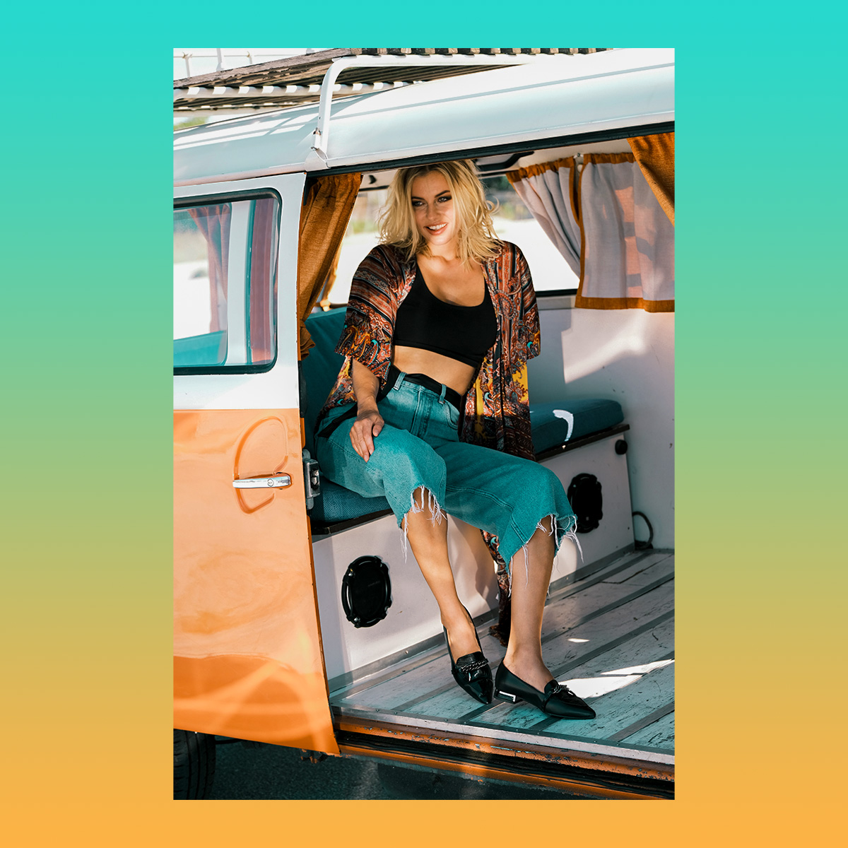 PITTARELLOcom's tweet photo. Hit the road! Con un bel paio di mocassini neri Made in Italy 🛤️ 🚌 https://t.co/t85rnU2Wnw
