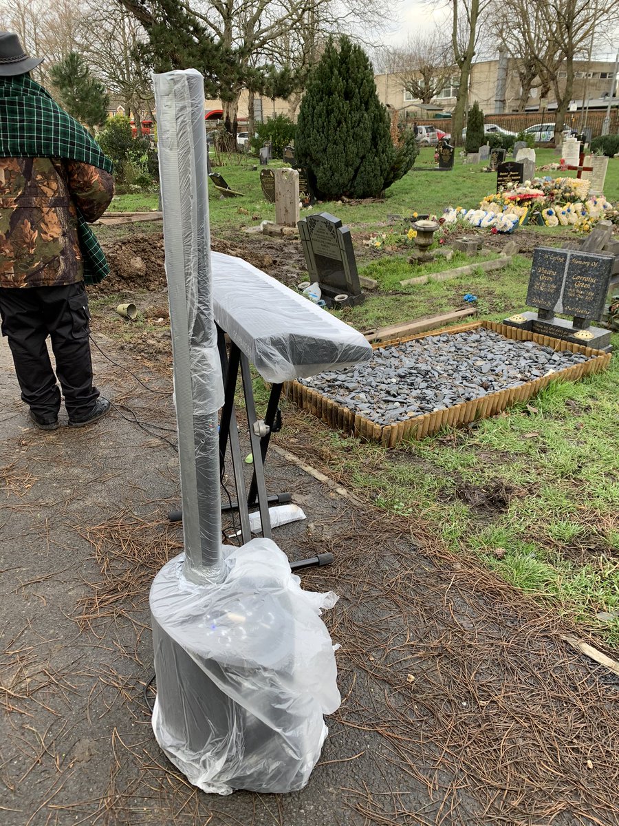 leonhdmusic's tweet photo. Don’t let COVID stop you from saying goodbye to your loved ones in a special/unique way. LIVE piano music or/and singing or pre-recorded music played at the graveside, rain or shine. Play their favourite songs, a song that means a lot to you, contact Leon Dixon on 07957 106797. https://t.co/GUC75JNCvD