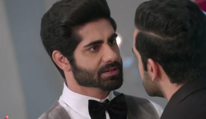 3.  #Vansh come face to face with Kabir who wants to check the guitar case.He very well know the more he will resist the more K will get suspicious.And its not like he didnt had a disguise..So did he resist bcz he was afraid or to make K curious?  #IshqMeinMarjawan2  #RrahulSudhir