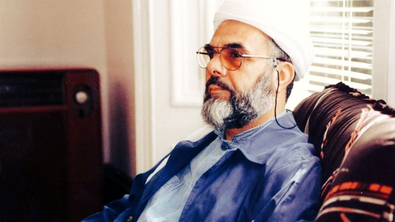 "Harp var diyorum, anlamıyor musunuz? Sivil, görünmez bir harp, gizli bir mücadele, şaşırtmacalı bir ceng-i cidâl. Dost gibi görünen sahte tebessümlere aldanma, sûret-i haktan görünen maskeli bâtıla kanma, palavraya, propagandaya inanma..."
M.Esad Coşan 
(ö. 4 Şubat 2001)