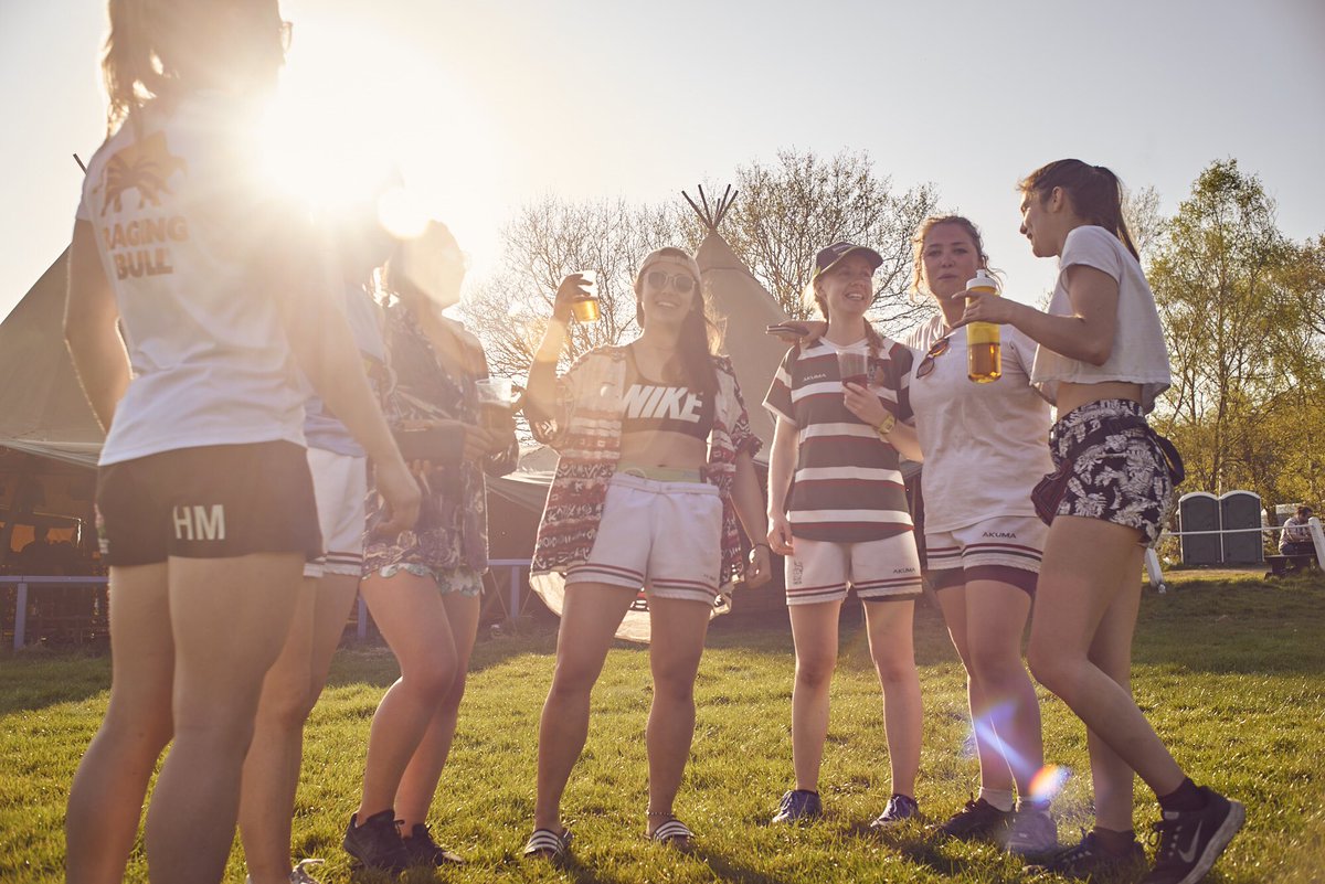 The days are getting longer which can only mean one thing... more time to spend playing 7s and dancing through the night 🕺
#staytropical
🍉
🍍
#yorkshire #leeds #rugby #sport #rugbyunion #rugbygram #rugbylife #rugbyplayer #rugbyfamily #sports #life #rugbylove