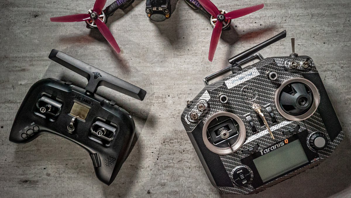 On est comment aujourd'hui ? Plutôt Team #gamepad avec la <a href="/BlackSheepFPV/">Team BlackSheep</a> Tango II ou Team micro-on avec la <a href="/FrSkyRC/">FrSky-RC</a> QX7 ?
#FPVDrone