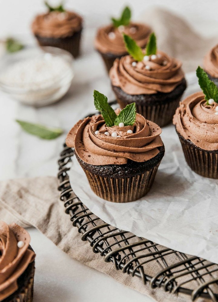 Branka49086082's tweet image. Za zdrav život
           bitno je
DA NE JEDETE SEBE,
a od hrane možete šta hoćete...!
              Dalaj Lama
      DOBAR DAN,
    dragi tw. prijatelji...!