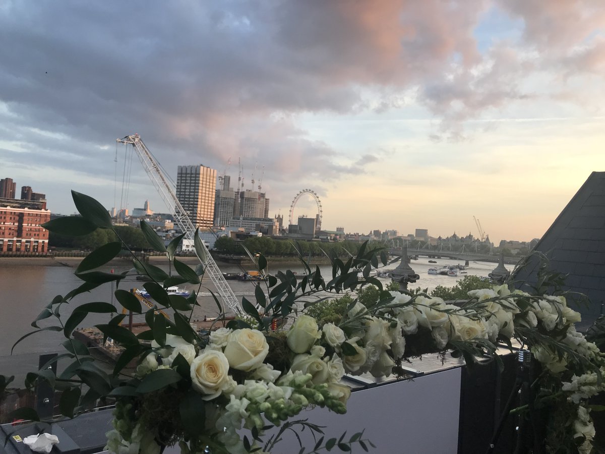 Can you feel spring in the air? We’re looking forward to enjoying the sun, the blooming flowers &amp; the view of the London skyline! 🌸
#eventprofs #spring #LondonEye #londonvenue