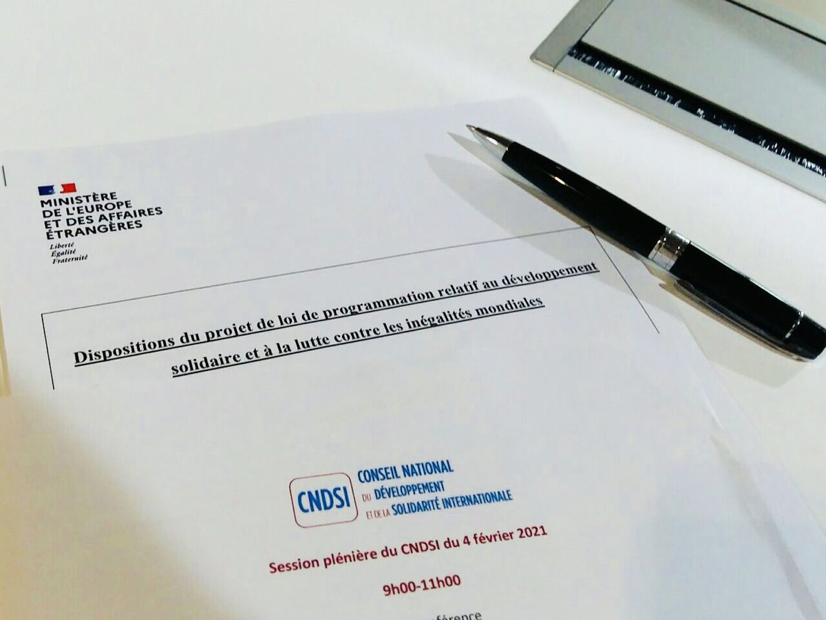 Hors la coopération internationale point de salut !
🔹 Le PJL #Développement solidaire, voulu par <a href="/EmmanuelMacron/">Emmanuel Macron</a>, consacre l’ambition 🇫🇷 et des moyens accrus,
🔹 Merci aux membres du #CNDSI pour le travail conduit depuis 2 ans et poursuivi encore ce matin autour de <a href="/JY_LeDrian/">Jean-Yves Le Drian</a>.
